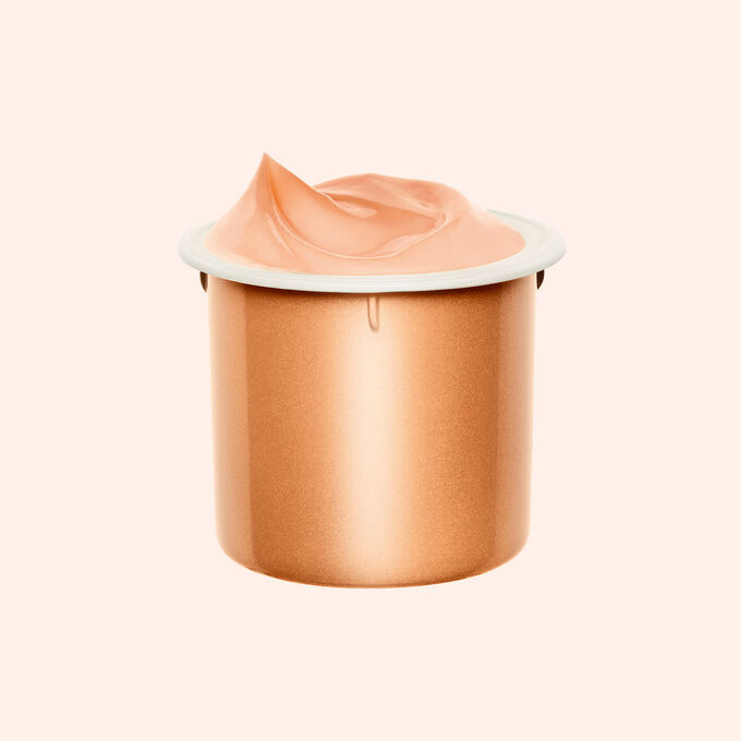 Produktbild av Extra-Firming Energy-refill fr&aring;n Clarins som lyfter fram det p&aring;fyllningsbara alternativet f&ouml;r en mer milj&ouml;v&auml;nlig f&ouml;rpackning.