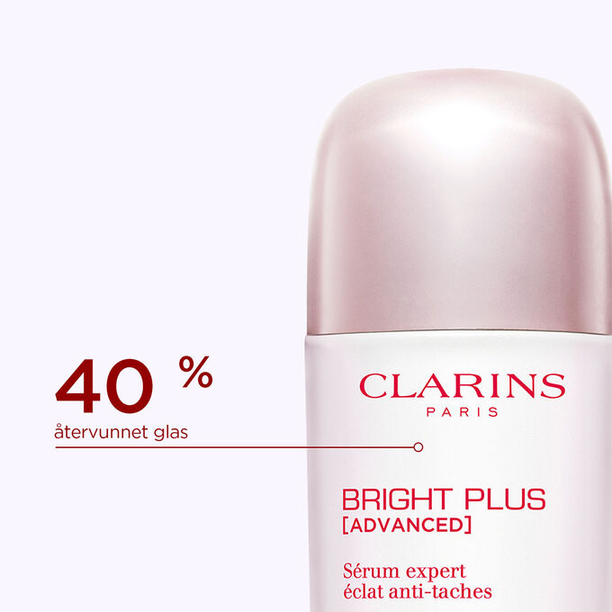 N&auml;rbild av toppen p&aring; Bright Plus Expert Serum-flaskan som visar att den &auml;r tillverkad av 40 % &aring;tervunnet glas.