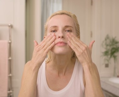 How to apply V-Facial Intensive Wrap